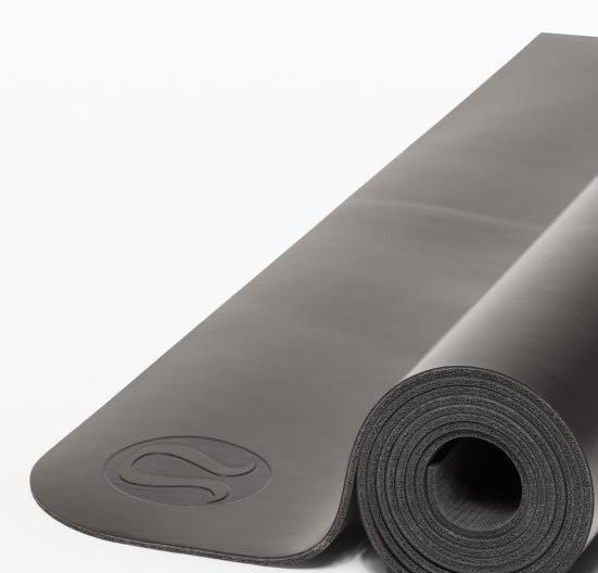 BNIP Lululemon carry onwards travel Yoga Mat (Black), Sports Equipment,  Exercise & Fitness, Exercise Mats on Carousell