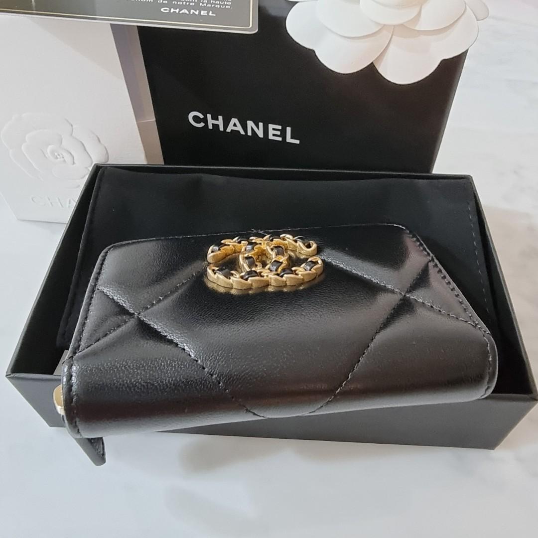 Shop CHANEL CHANEL 19 Zipped Coin Purse ( AP2086 B04852 NK291) by  LudivineBuyers