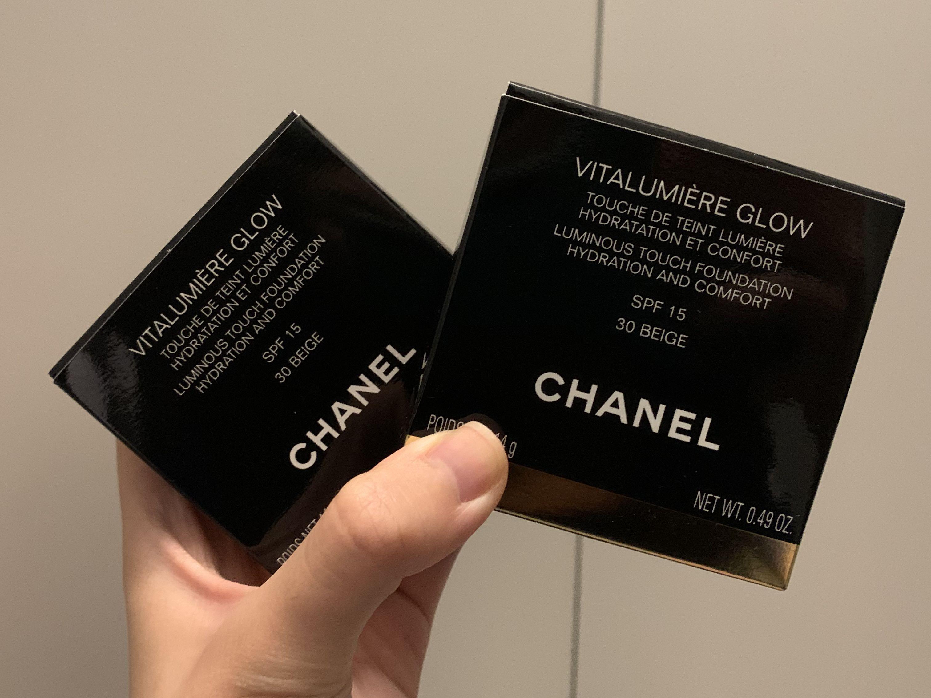 Chanel Vitalumiere glow Luminous Touch Foundation Hydration and Comfort  SPF15