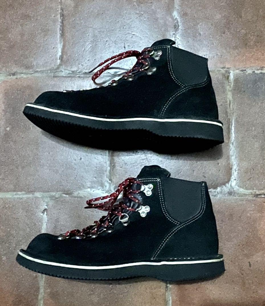 Danner boots (Category: Boots) located in Quezon City. Submitted by 19smile77 (Listing ID 1089342550, Image 2). Description: Danner boots Size 9 Made in USA Php 2,000 plus shipping fee Message me for payment and shipping details.