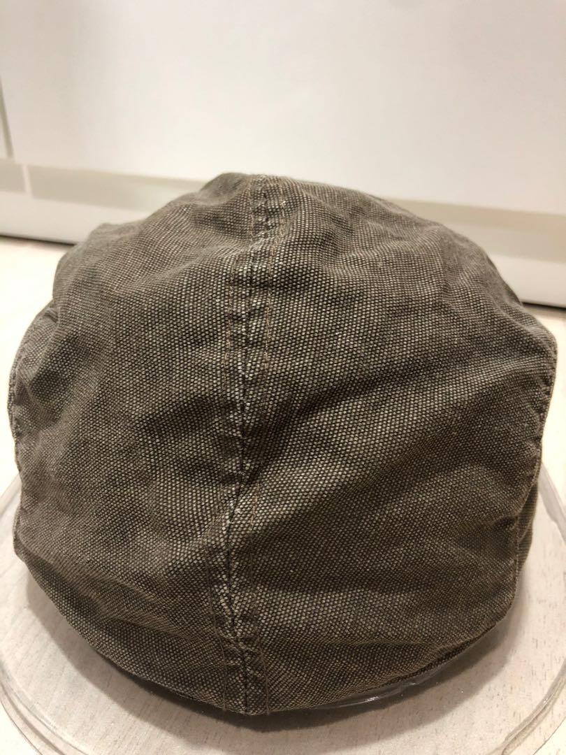 Flat cap (Category: Cap & Hats) located in Kuala Lumpur. Submitted by own_collection (Listing ID 1089317747, Image 3). Description: Condition: 8/10 Welcome serious buyer ask for more details 😊 happy shopping n stay safe 🙏.