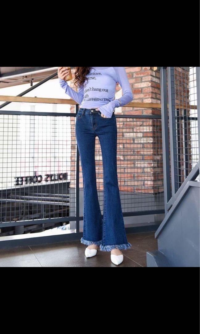 Frayed bell bottom jeans sale
