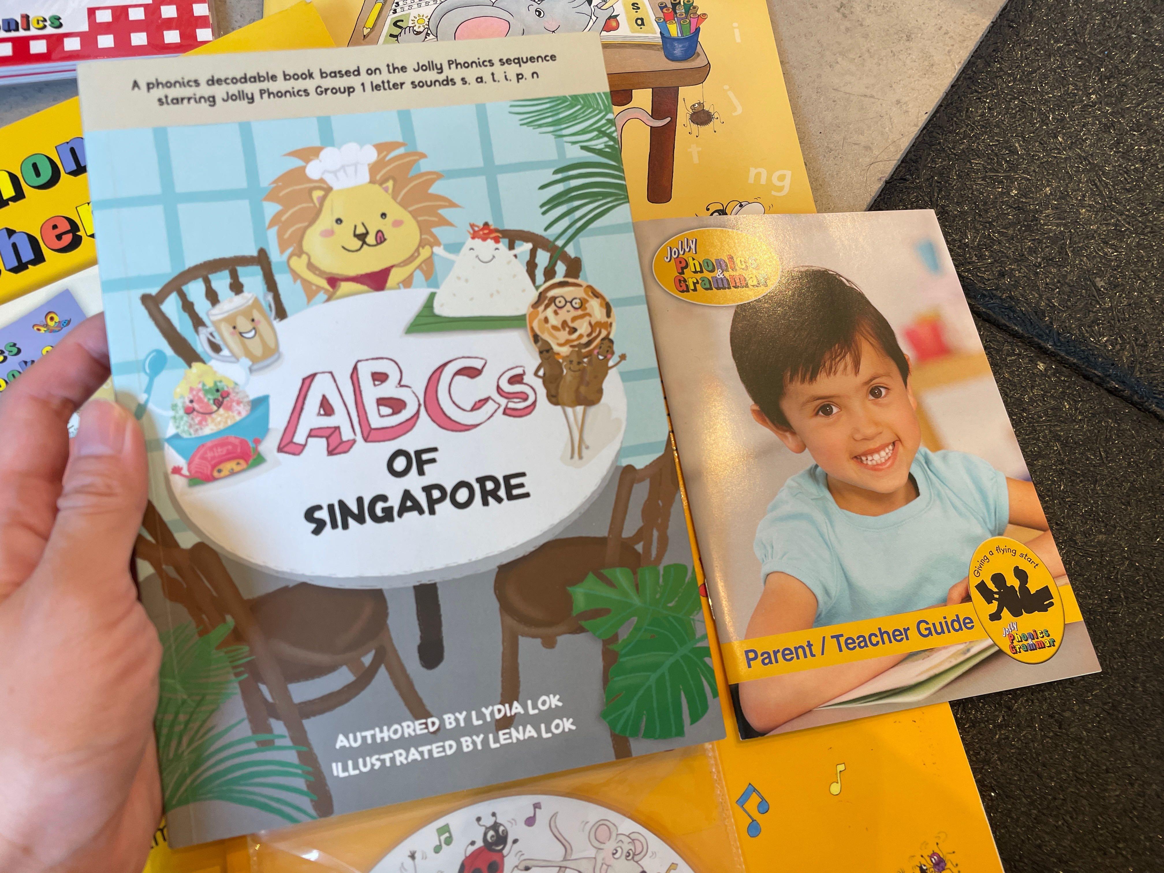 Jolly Phonics Starter Set Set of 7 Hardcover Finger Phonics Books