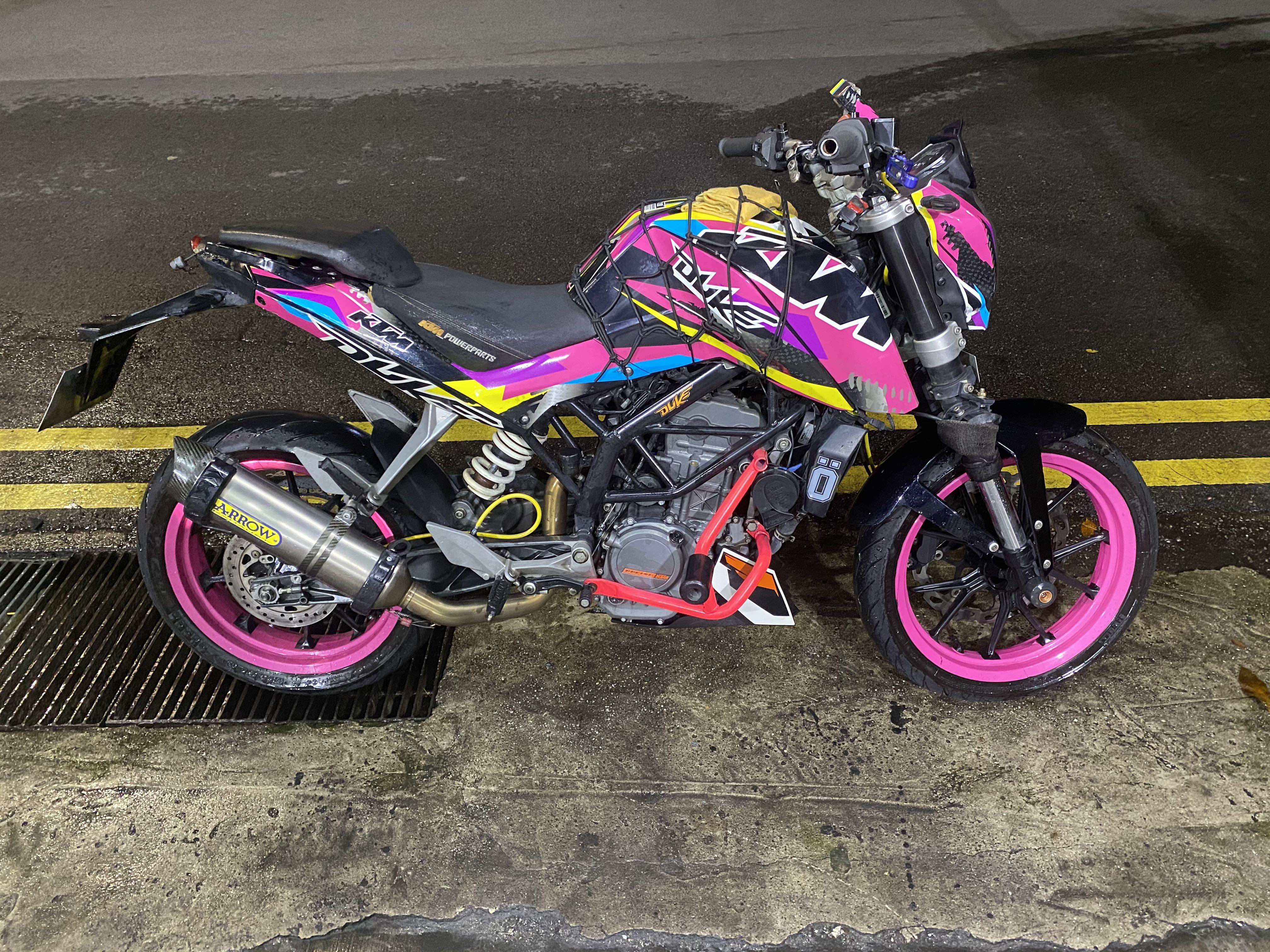Pink ktm rc deals 200