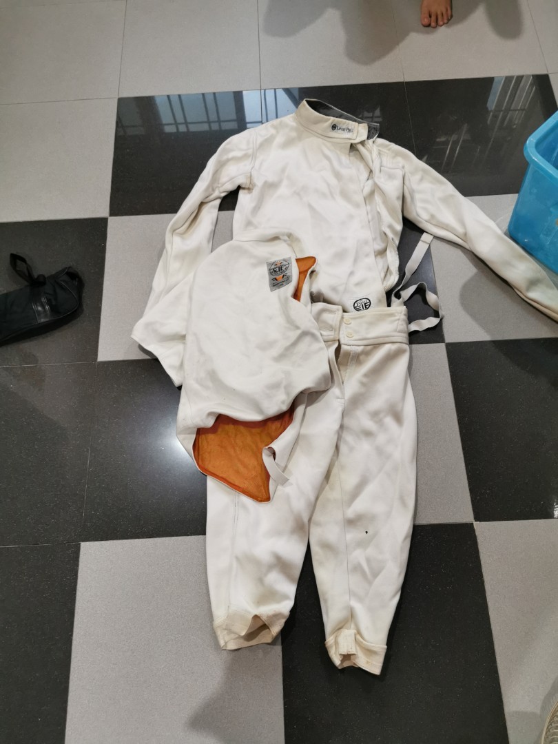 Leon Paul fencing jacket, Sports Equipment, Sports & Games, Water