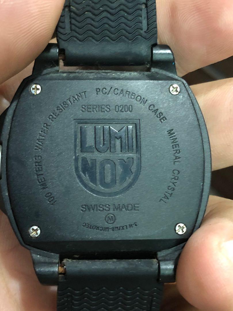 Luminox series sales 0200 battery size