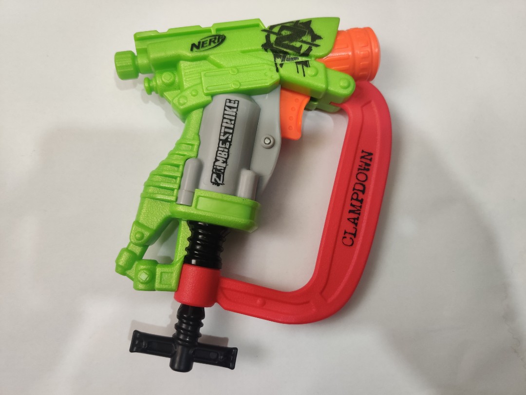 Nerf zombie strike clampdown hot sale
