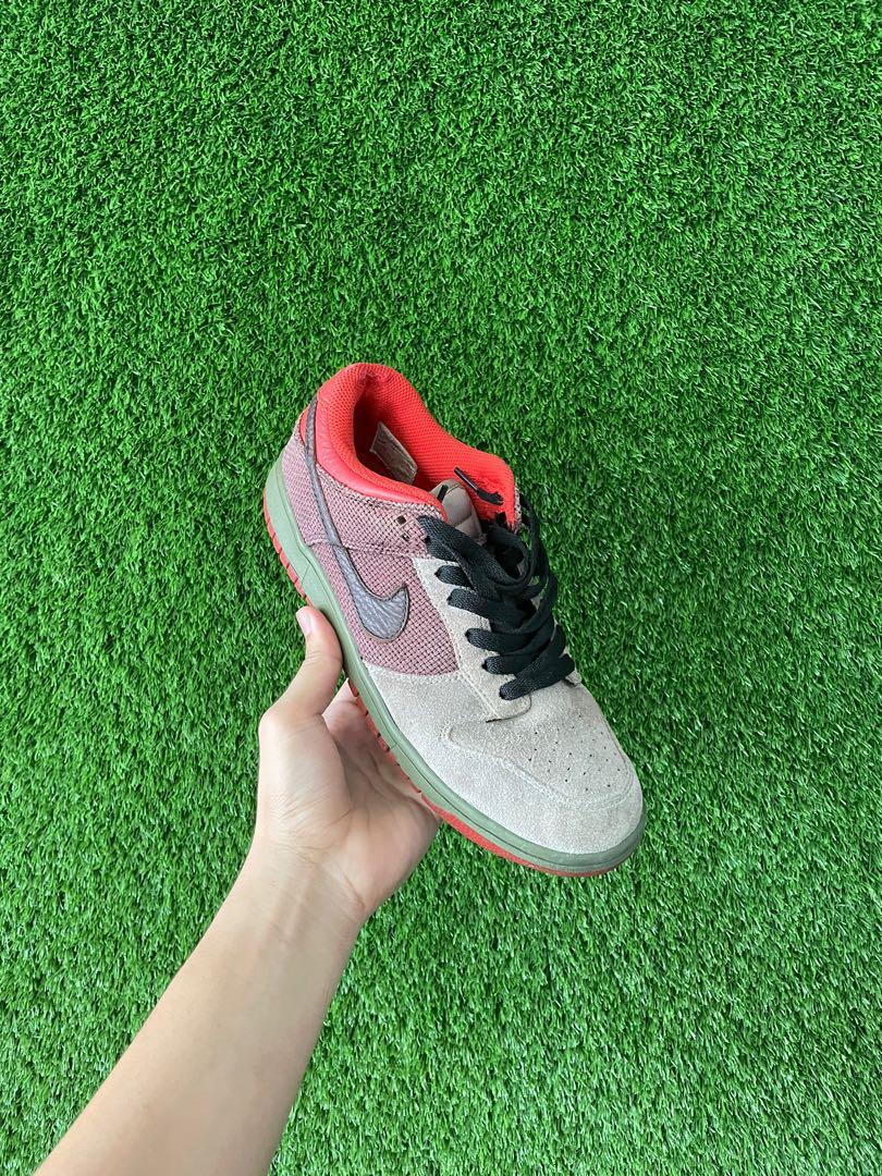 NIKE DUNK LOW REED BOULDER