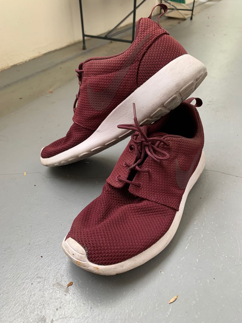 nike roshe one maroon