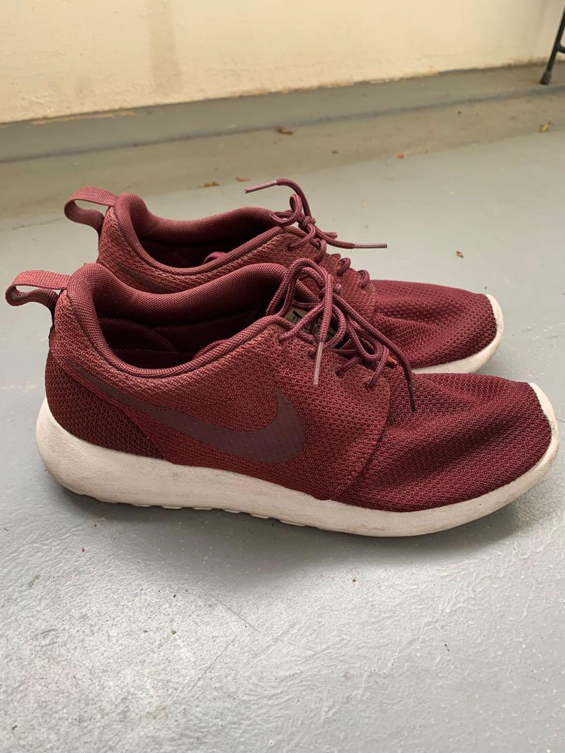 Nike roshe one maroon top