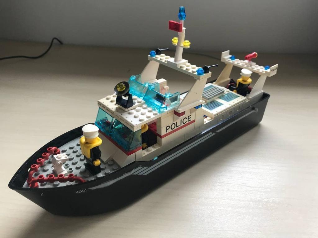 Lego police boat 4021 2025