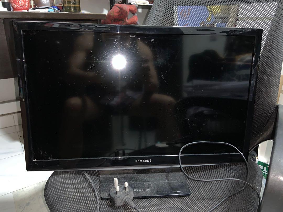 Samsung 24inch screen/tv Model ua24h4003ar, TV & Home Appliances, TV