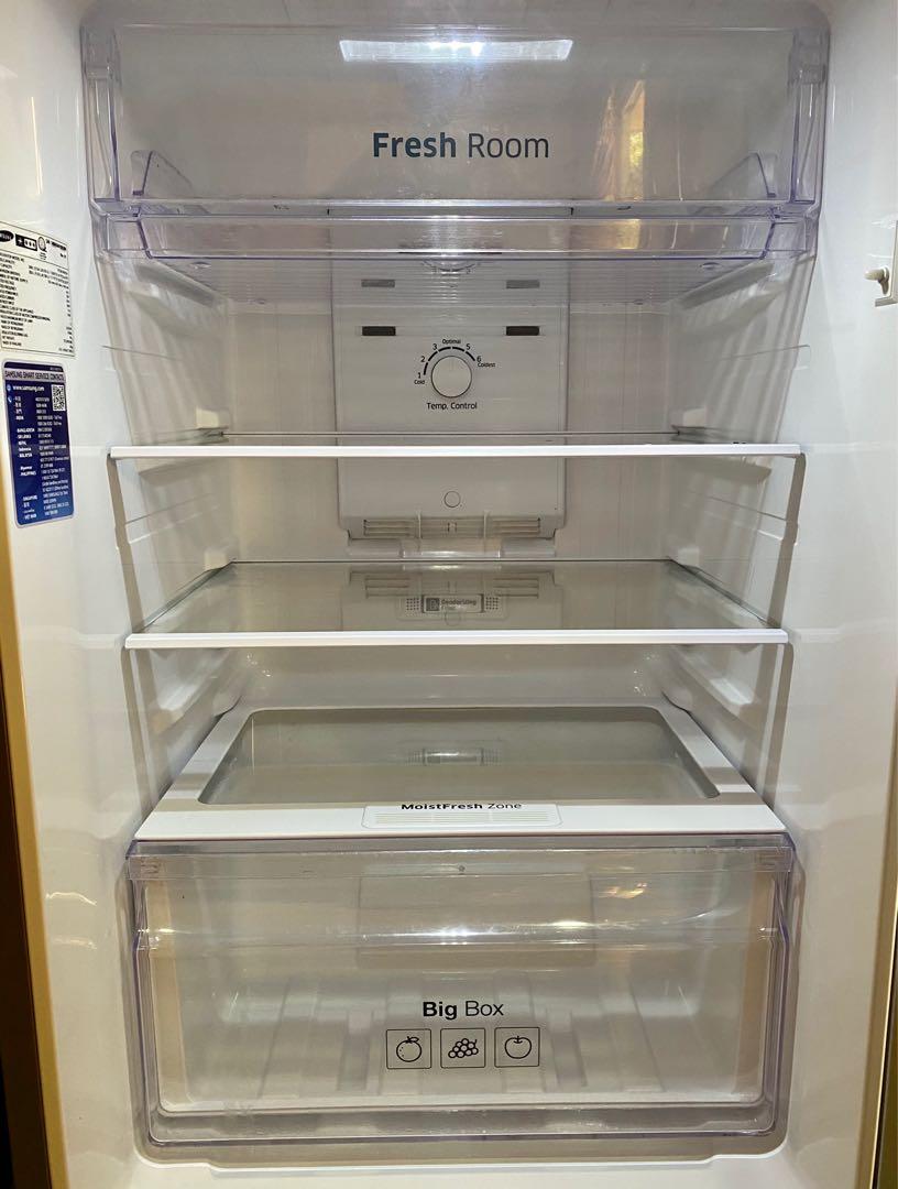 [RUSH SALE] Samsung NoFrost/Selfdefrosting Refrigerator 7.4 cu. ft