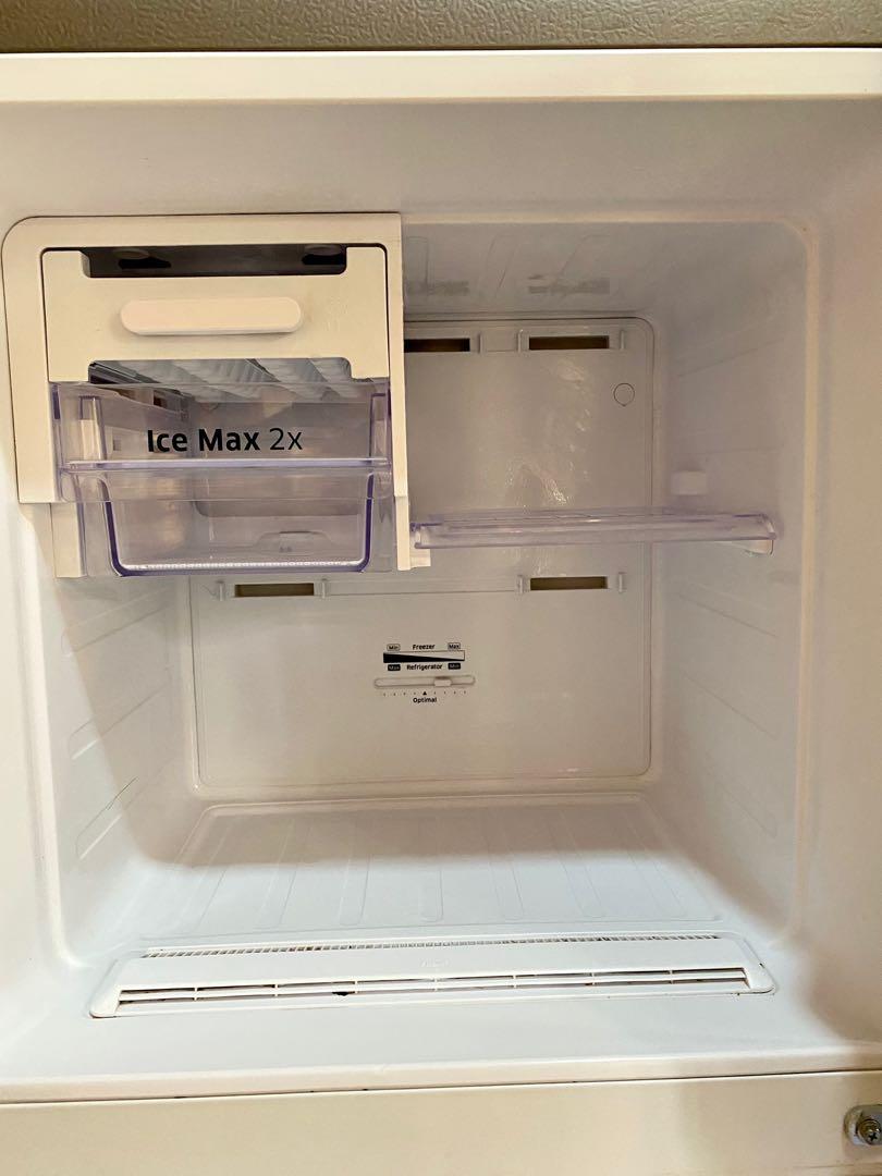 [RUSH SALE] Samsung NoFrost/Selfdefrosting Refrigerator 7.4 cu. ft