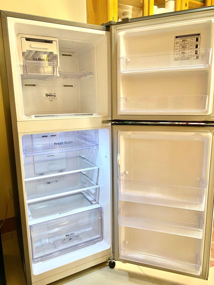 [RUSH SALE] Samsung NoFrost/Selfdefrosting Refrigerator 7.4 cu. ft