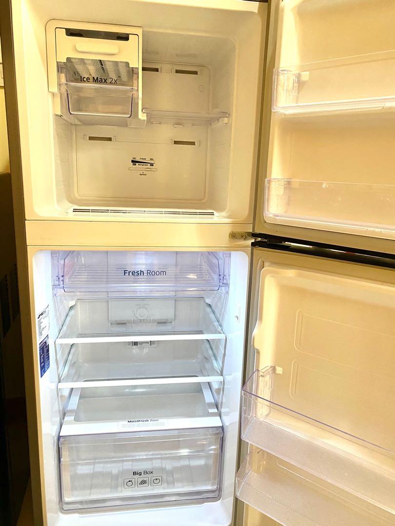 [RUSH SALE] Samsung NoFrost/Selfdefrosting Refrigerator 7.4 cu. ft