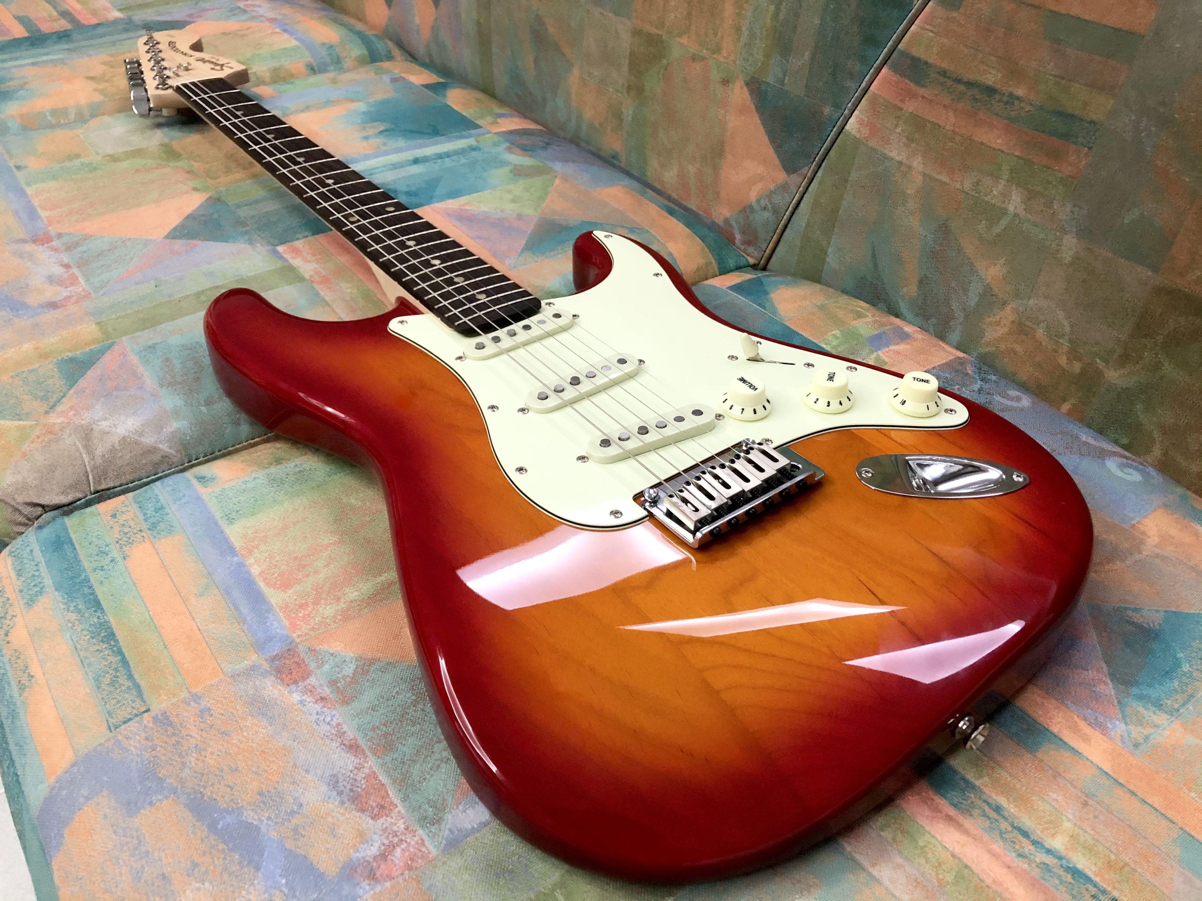 Squier standard top cherry sunburst