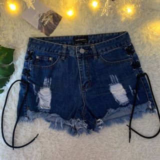 (Category: ) located in . Submitted by vvians (Listing ID 1089227524, Image 1). Description: .