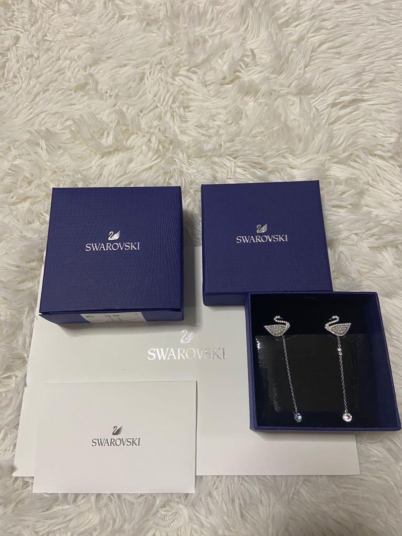 Swarovski iconic outlet swan earrings