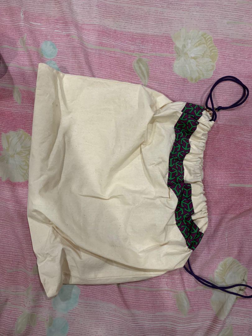 Tory Burch Large Soft Fleming (Category: Luxury Bags & Wallets) located in Manila. Submitted by alexissheena (Listing ID 1089156382, Image 2). Description: used only once , like new condition bought for 16k color beige, large size guaranteed authentic please mesasage for sure buyers can send more detailed pics.
