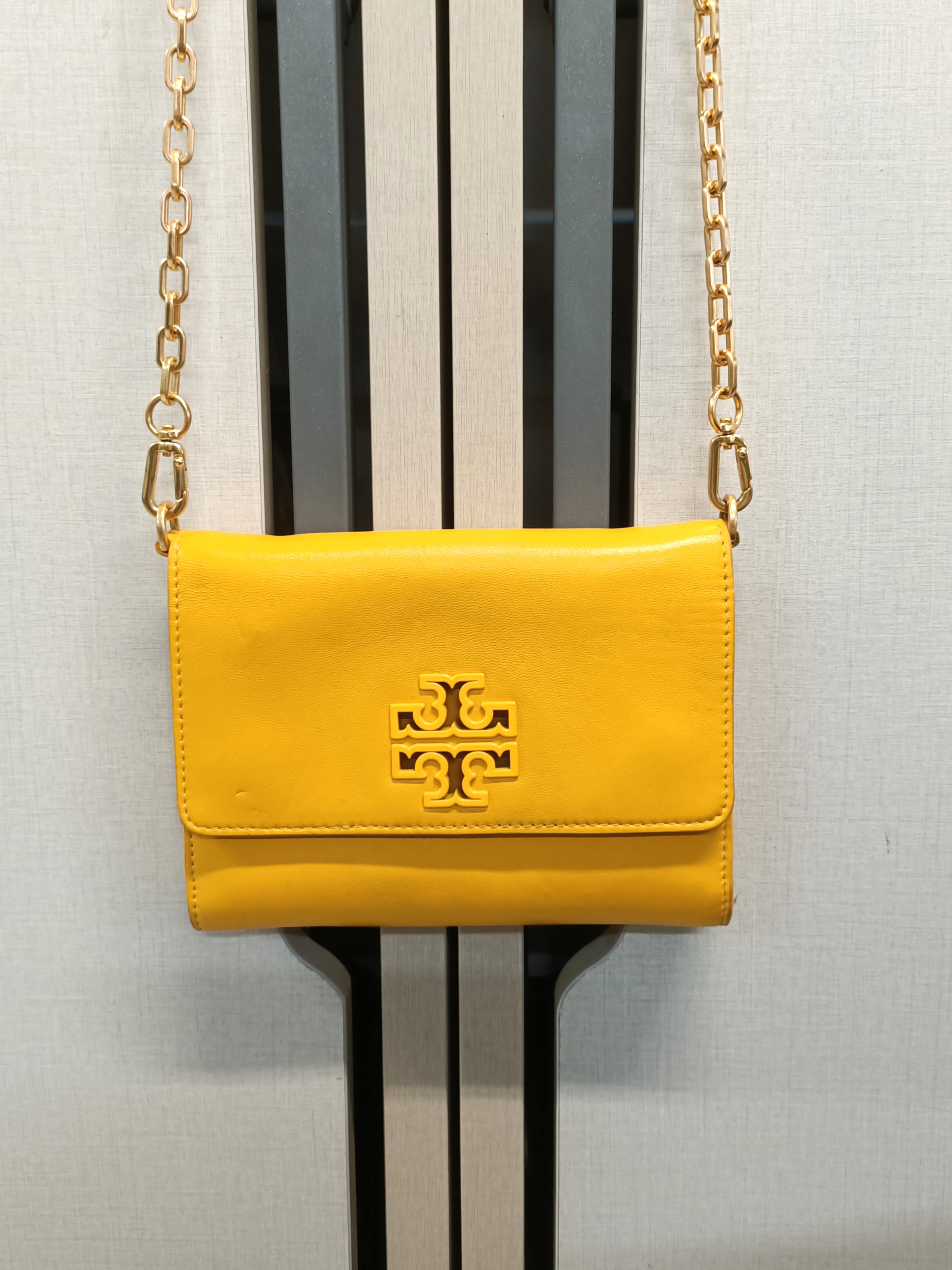 Tory burch lily chain sale