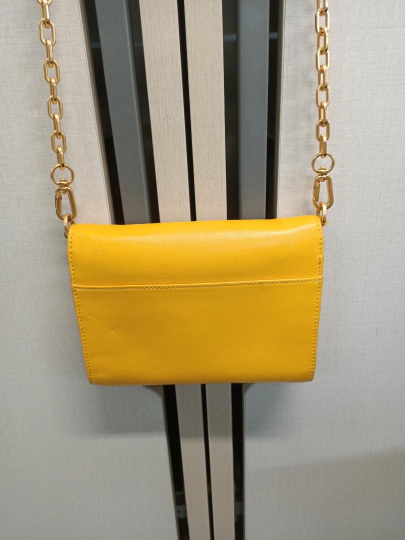Tory burch lily chain store