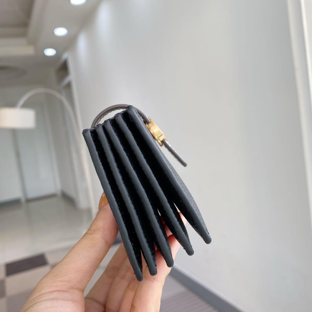 Tory Burch Walker Accordion Card Case, Women's Fashion, Bags & Wallets, Wallets & Card Holders