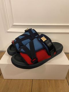 （分類：）位於 。 由 oopsneaker 提交（商品編號 1089343174，圖片 1）。簡介： 。