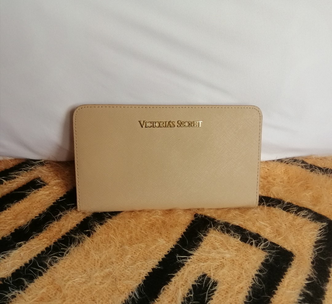 Original Vs Nude Passport Wallet Women S Fashion Bags Wallets