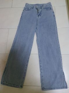 (Category: ) located in . Submitted by heheehok (Listing ID 1089320438, Image 1). Description: .