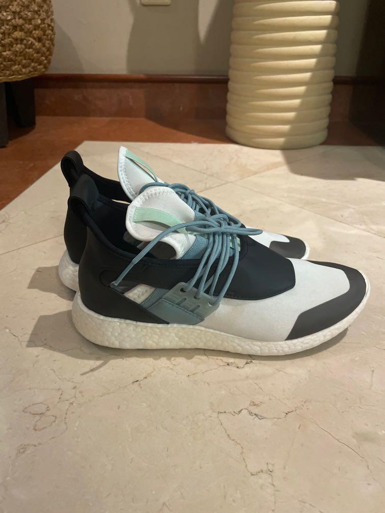 Y3 elle run store