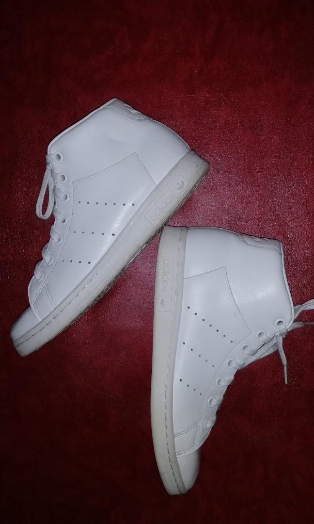Adidas Stan Smith Mid Top Tripple White Sneakers, Women'S Fashion,  Footwear, Sneakers On Carousell