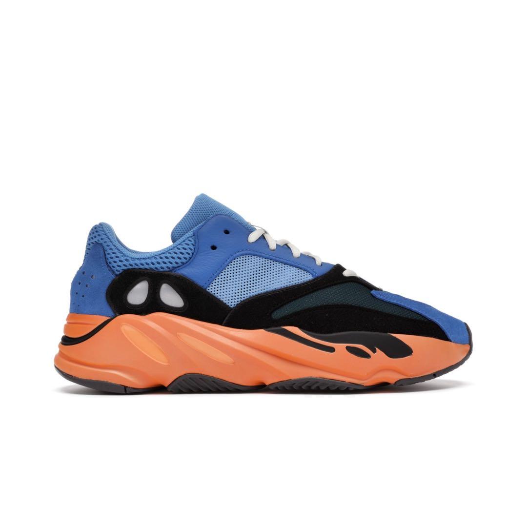 Yeezy 700 hotsell azules