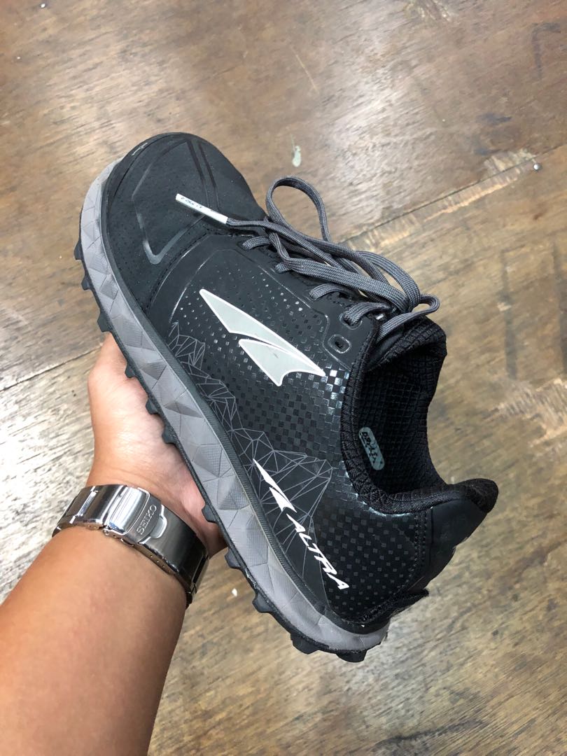 Altra Superior 4 Men's Trail Running(9.5 US), Men's Fashion