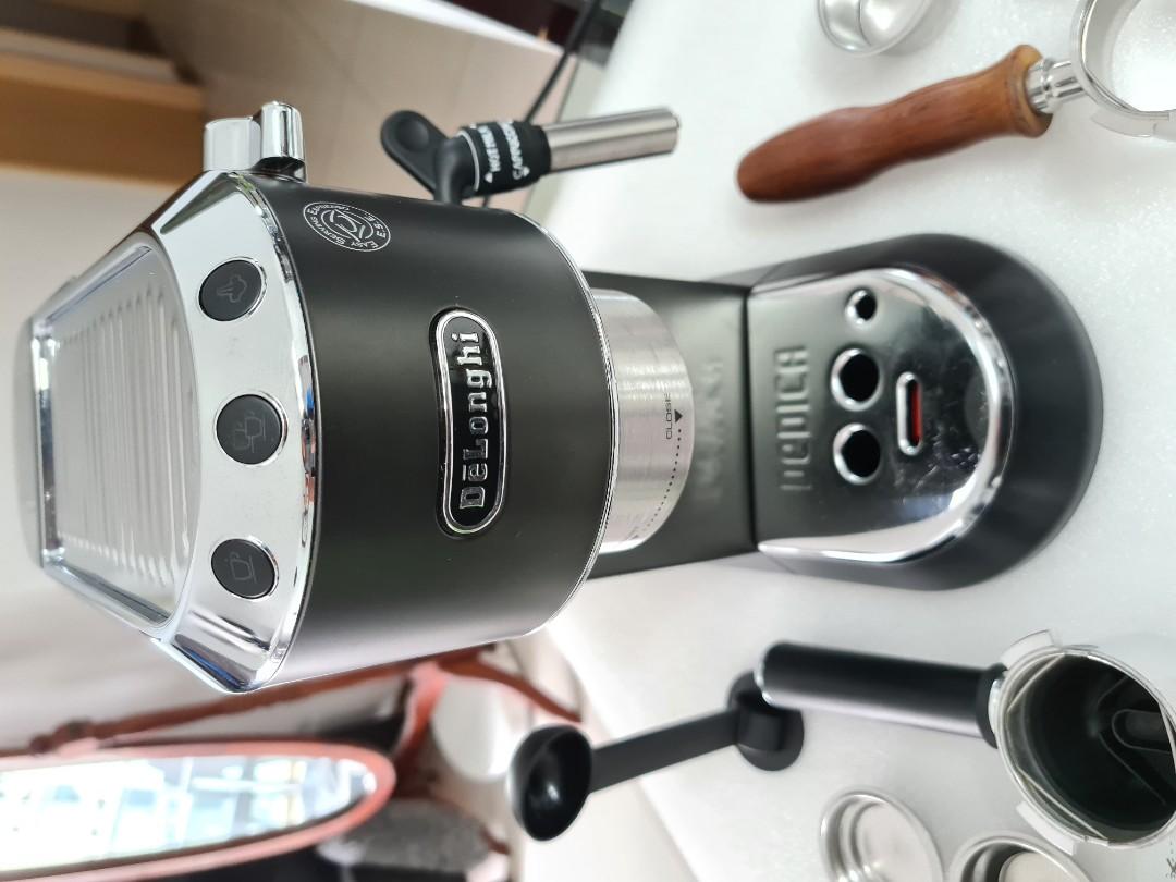 Black Delonghi Dedica EC685 Espresso Machine, TV & Home Appliances