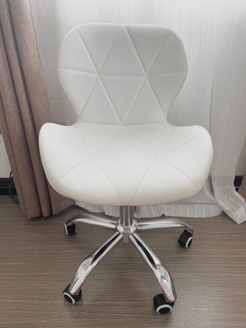 Butterfly Swivel Chair, Furniture & Home Living, Furniture, Chairs on