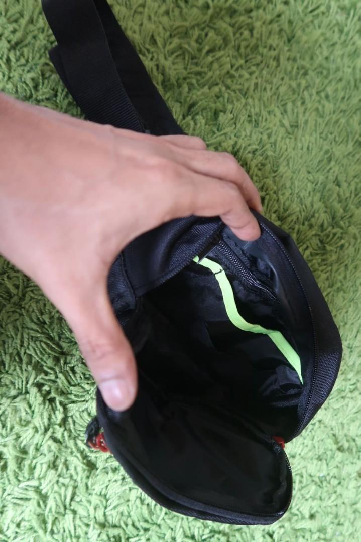DAINESE WAIST BAG, Auto Accessories on Carousell
