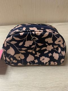 （分類：）位於 。 由 pooryan 提交（商品編號 1089445692，圖片 1）。簡介： 。