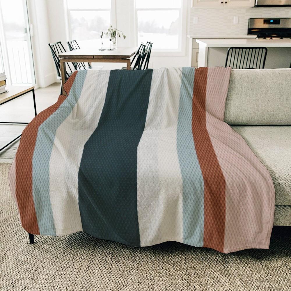 King Rabbit Thermal Blanket Selimut Fleece 150 x 200 cm Color Strip