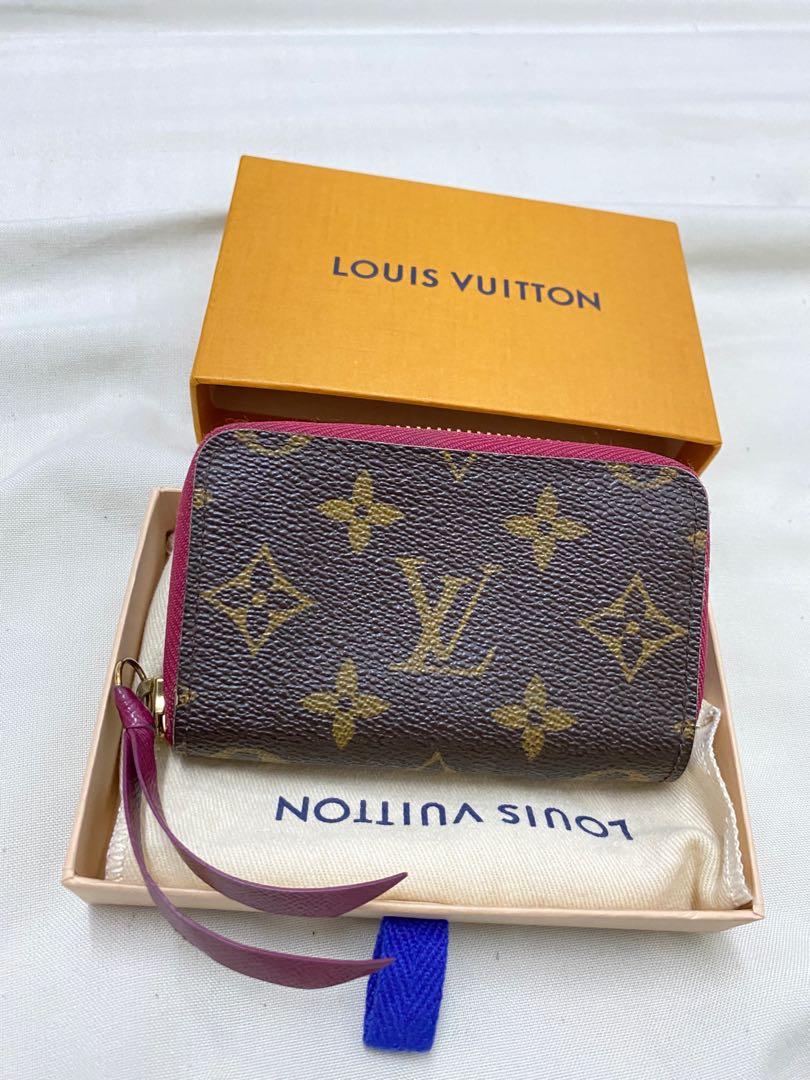 LV MultiCartes Cles (Category: Luxury Bags & Wallets) located in Manila. Submitted by shoptilyoudrop12 (Listing ID 1089512017, Image 1). Description: Price is firm excellent condition no flaws 16.5k FIRM complete inclusion .