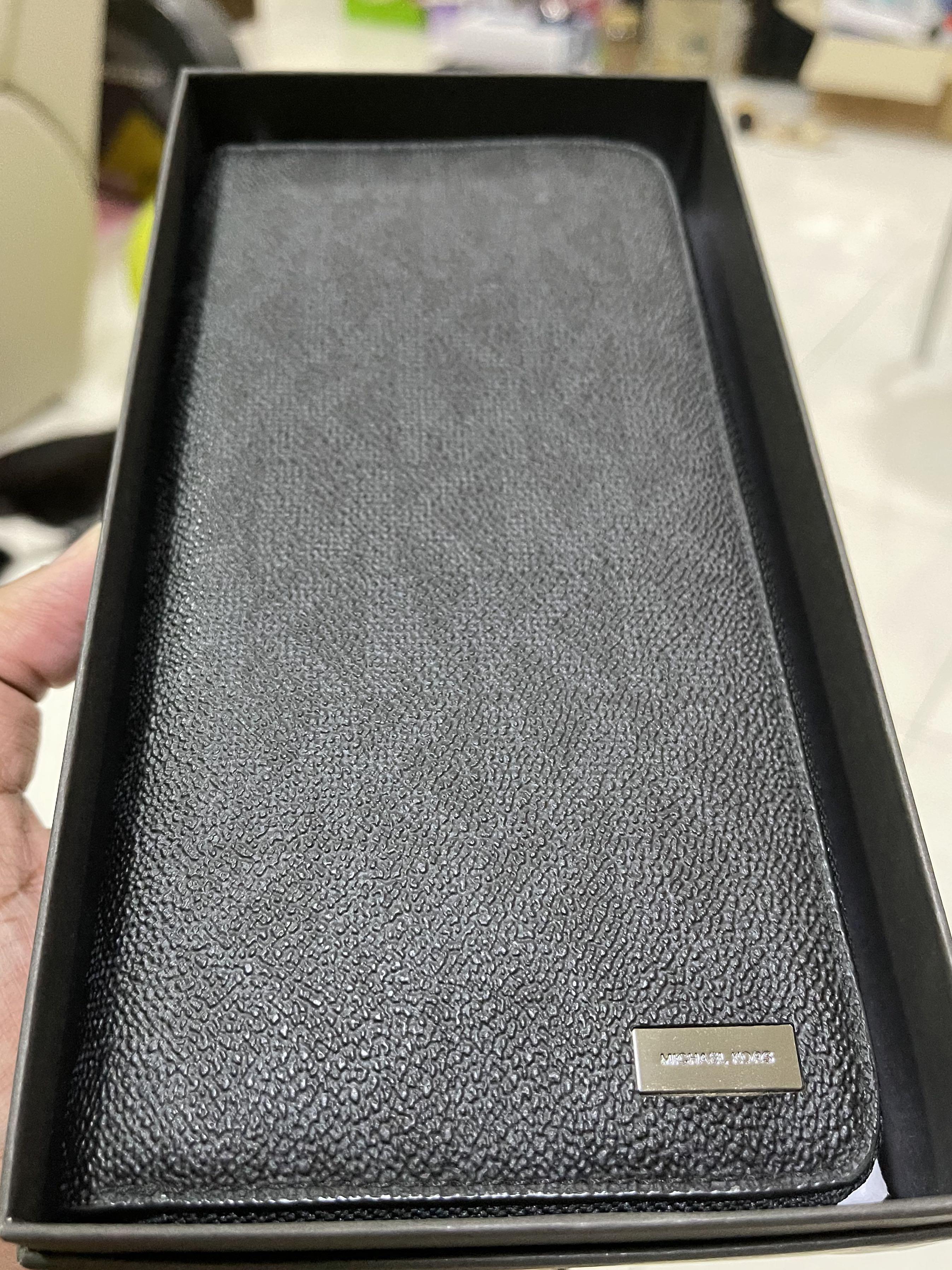 Michael Kors Mens Long Wallet (original), Men's Fashion, Watches &  Accessories, Wallets & Card Holders on Carousell