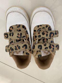 Minirodini snakers