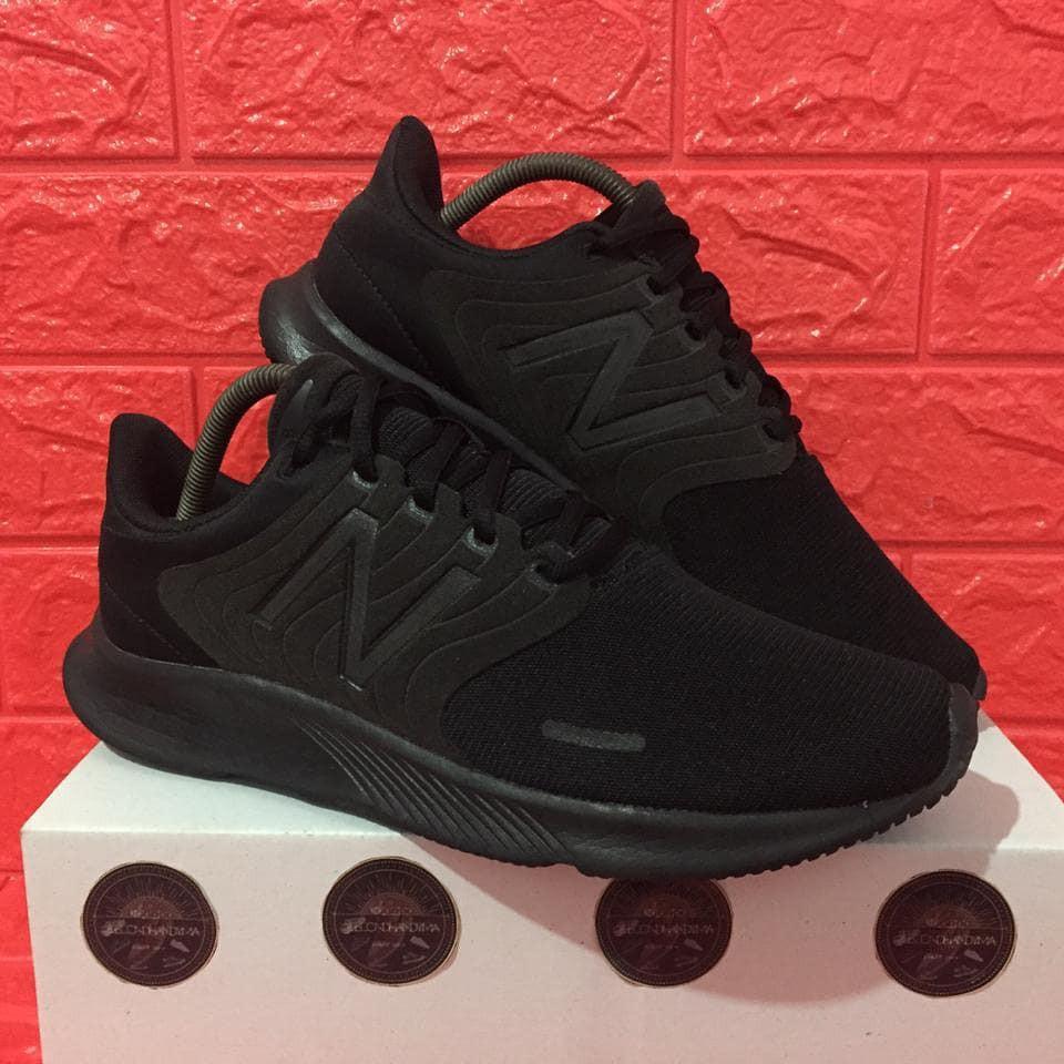 NEW BALANCE 068 TB Bts RUN, Fesyen Pria 