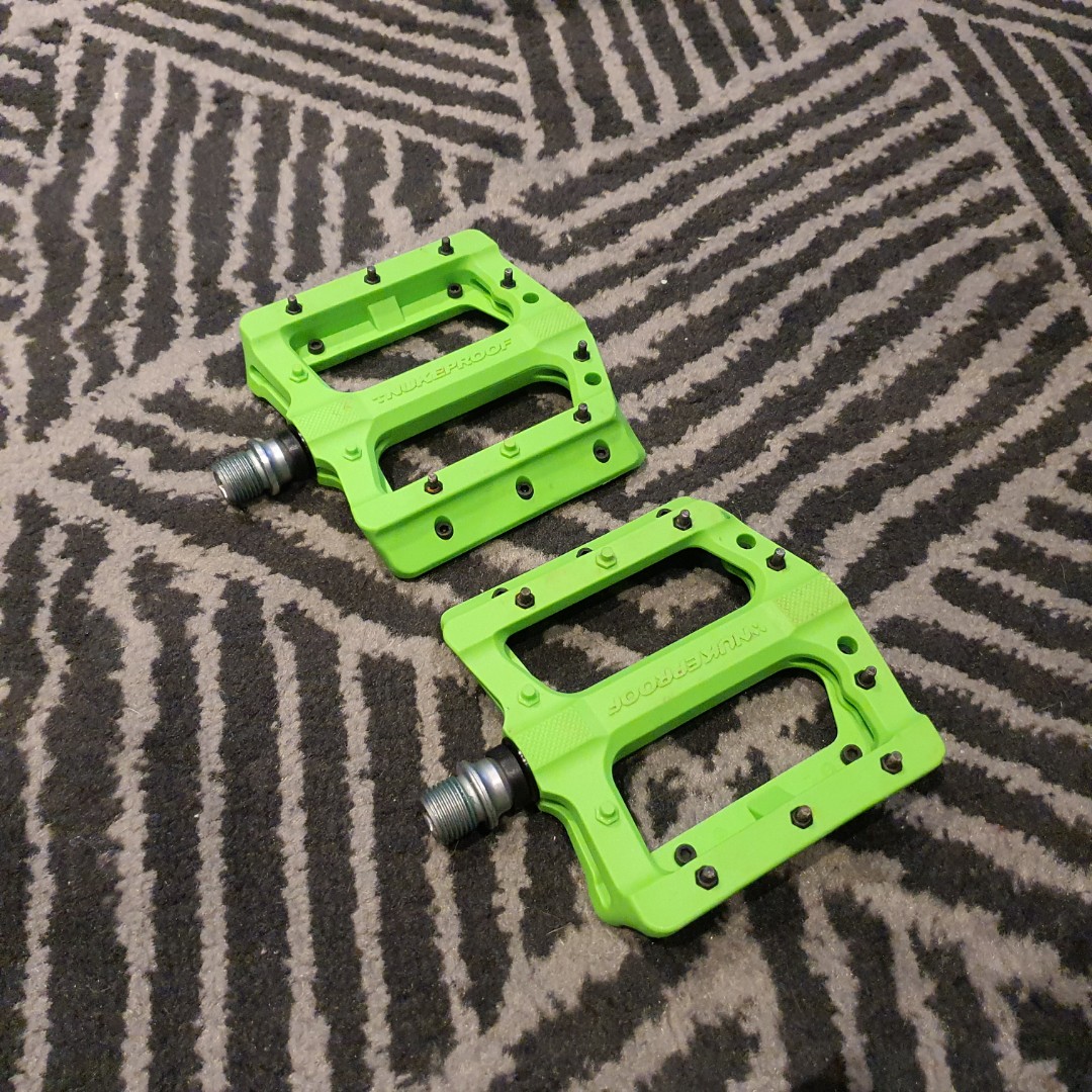 Nukeproof Neutron EVO Composite Flat Pedals Green, Sports Equipment ...