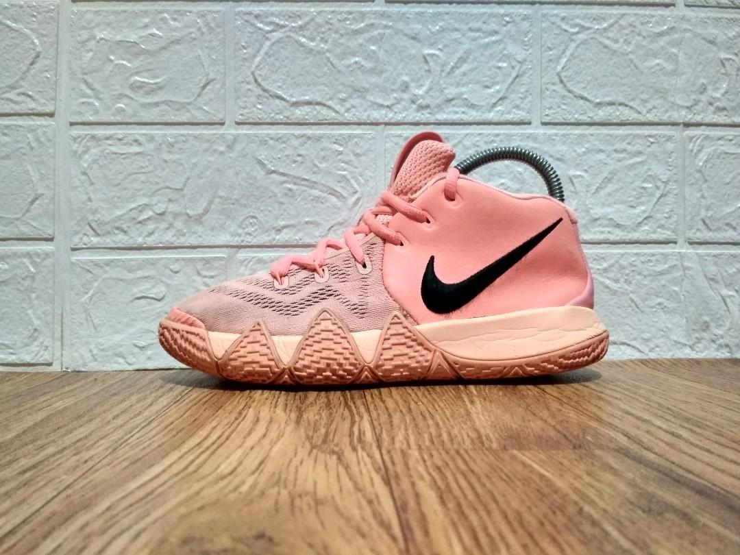 Sepatu bekas second nike kyrie 4 atomic pink Fesyen Wanita Sepatu di Carousell