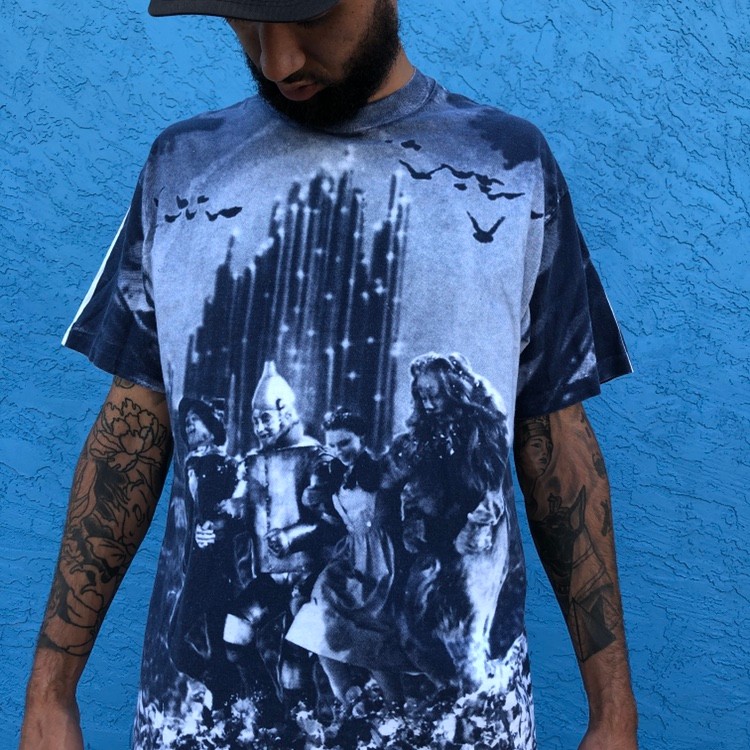 Stanley desantis vtg movie wizard of oz 1992 Men s Fashion Tops