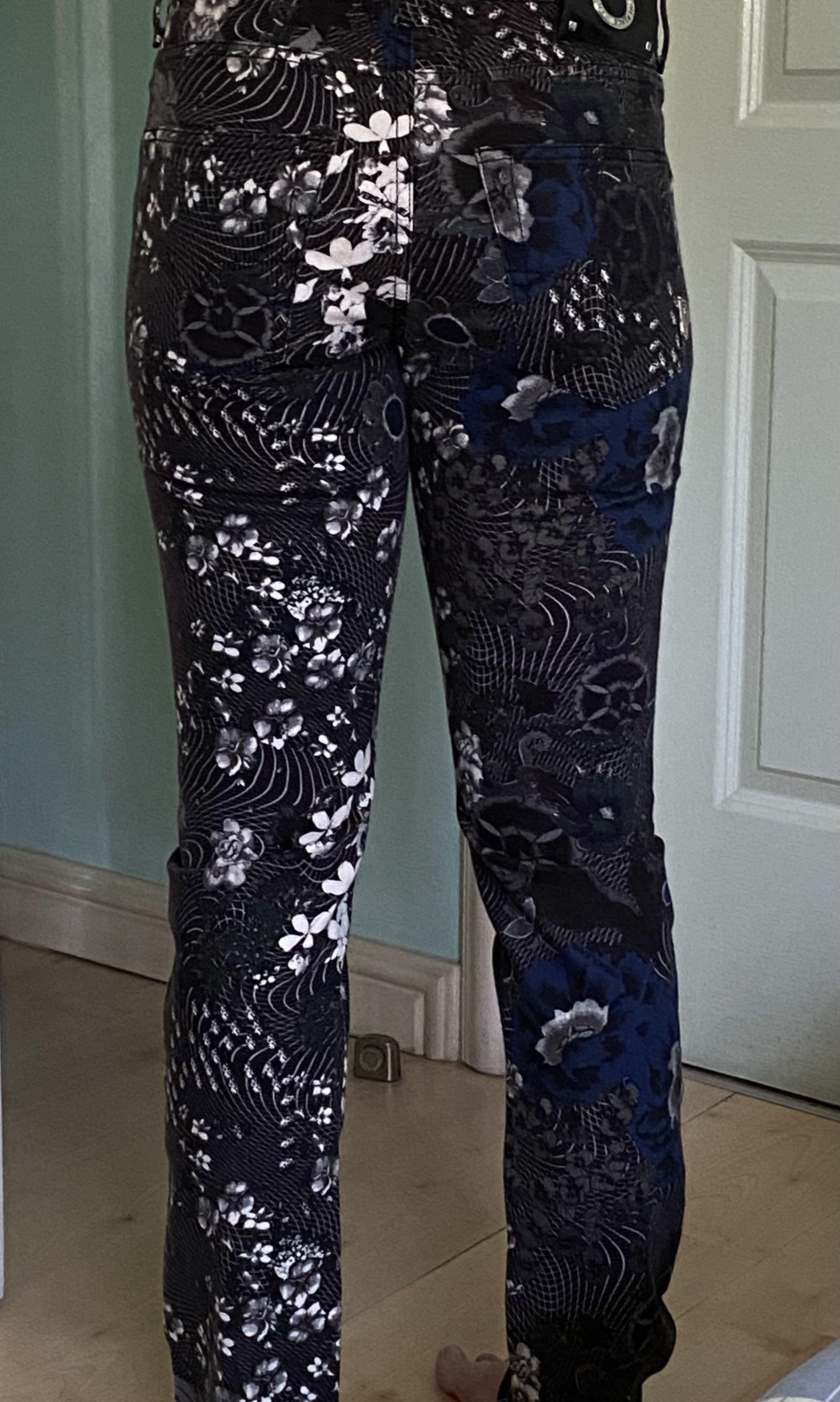 Versace retro slimfit (Category: Jeans) located in Paranaque City. Submitted by ltdec (Listing ID 1089403669, Image 1). Description: US-bought. Fits 25-26 waist. Slim leg fit. Model in picture is size 25 waist, 5’6” height. Very nice retro floral design. .