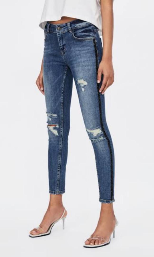 Zara mid rise skinny jeans with striped, Fesyen Wanita, Pakaian Wanita,  Bawahan di Carousell