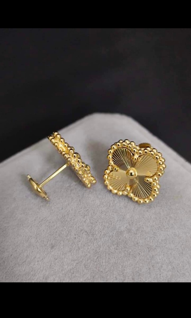 Vca hotsell gold earrings