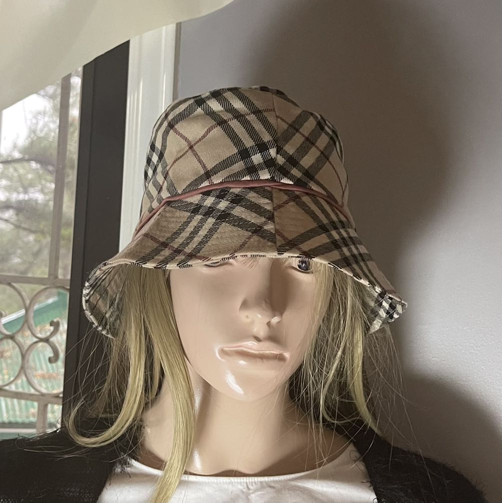 Burberry blue label bucket hat unisex